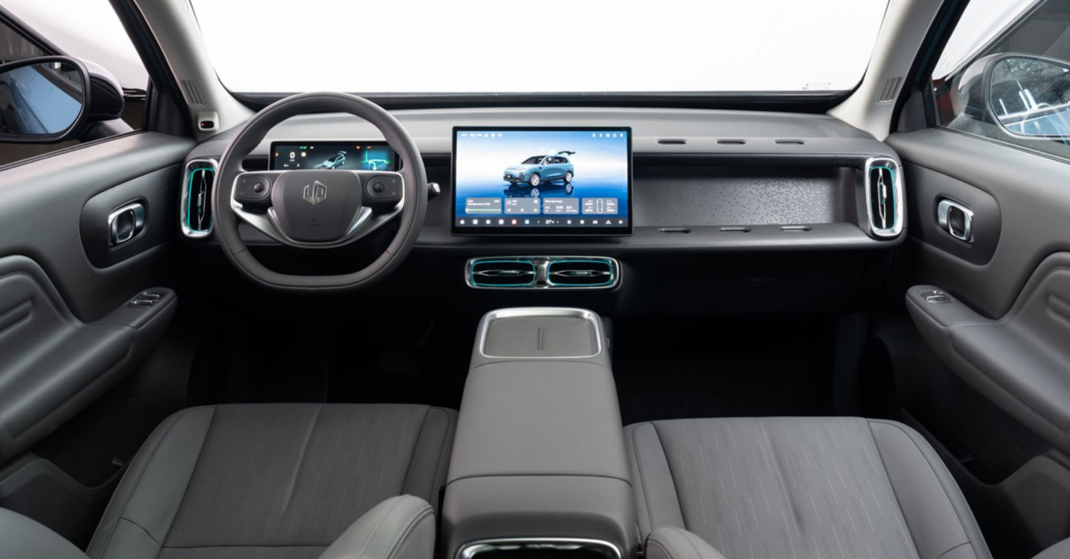 Leapmotor B10 - interiér Šedá Shadow ECO koža